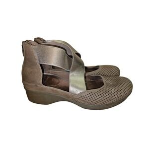 Dansko Women 7.5 Taupe Perforated Leather Wedge Sandals Metallic Straps Back Zip